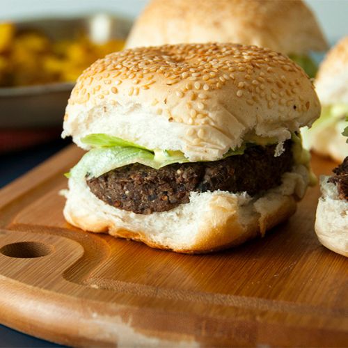 Hambúrguer Fitness de Quinoa e Feijão Preto