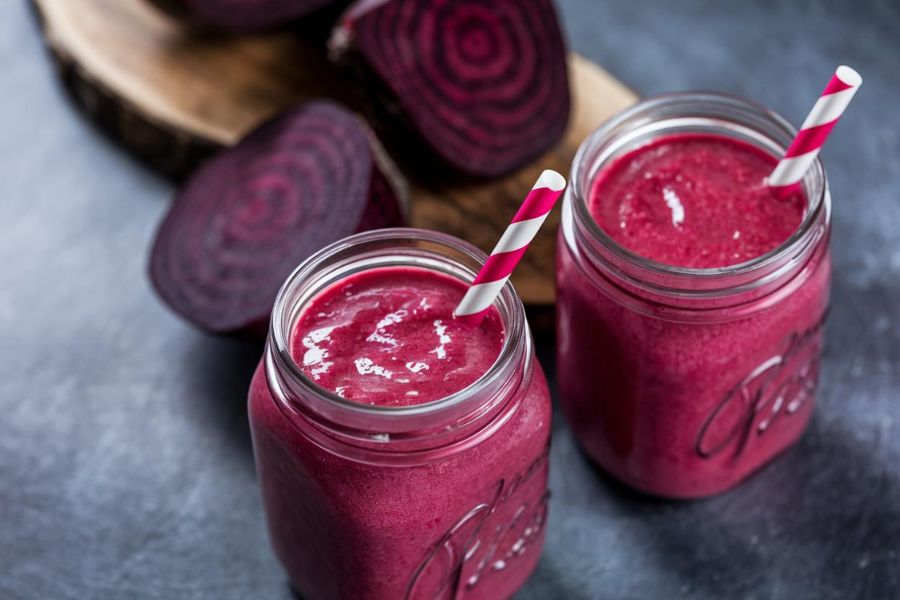 Smoothie Fitness de Beterraba e Frutas Vermelhas Vegano