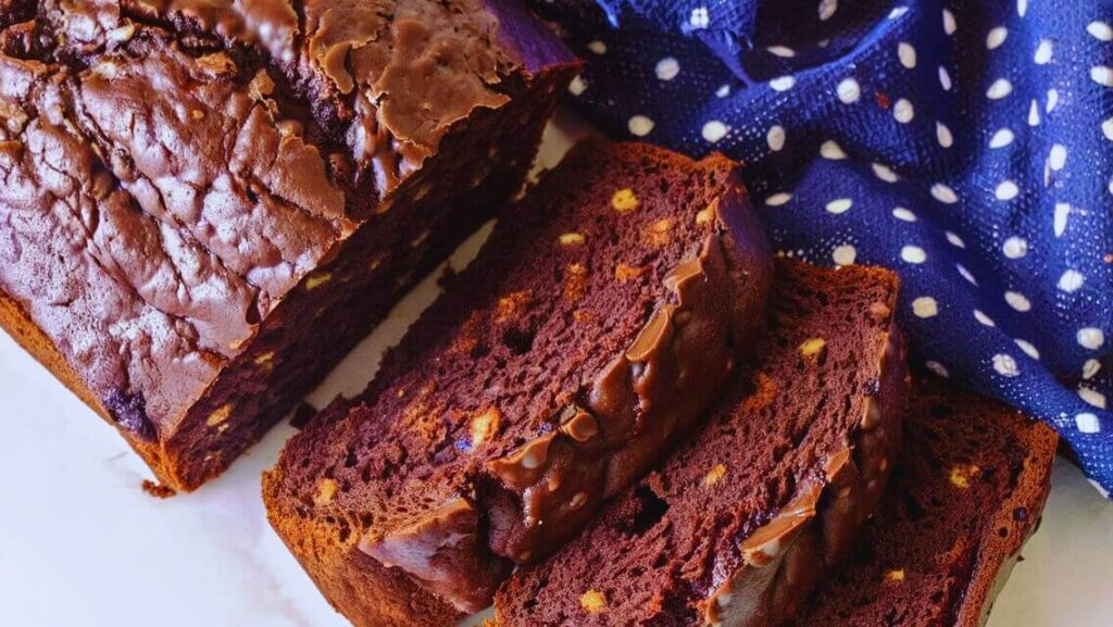 Bolo de Cacau, Aveia, Ameixa e Banana Vegano e sem Glúten