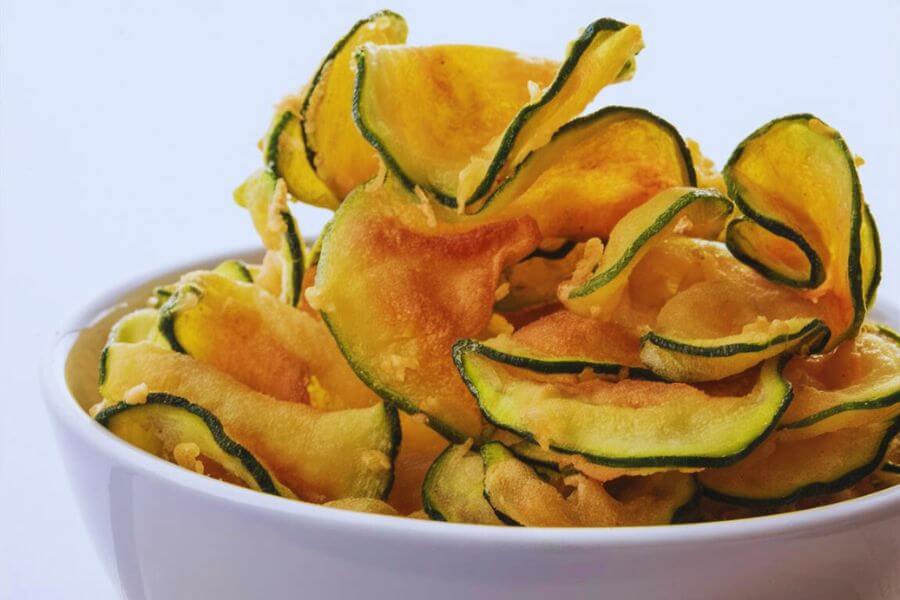 Chips de Abobrinha com Ervas Veganos e Low Carb