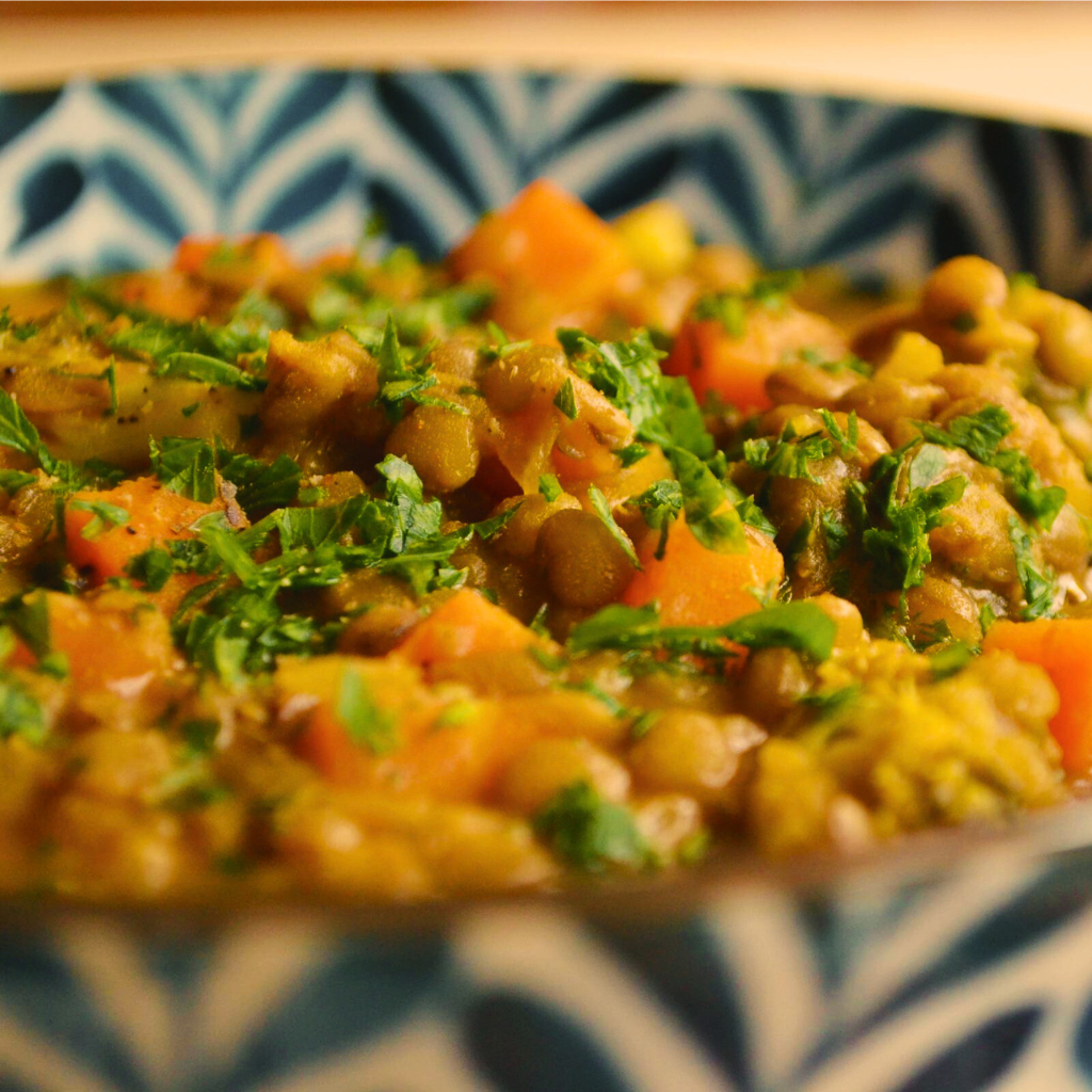 Curry de Legumes com Leite de Coco Vegano e Fitness