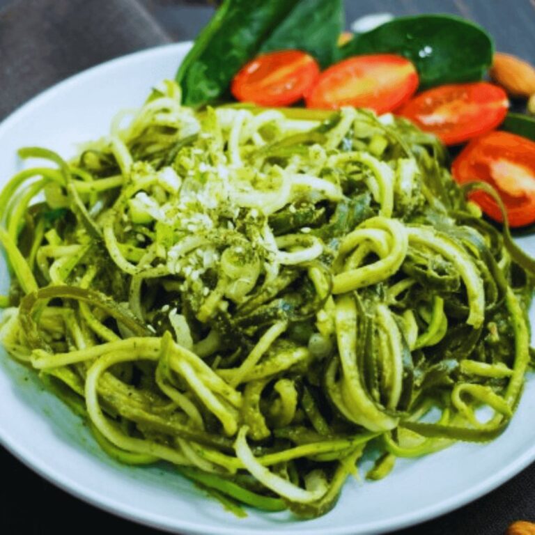 Espaguete de Abobrinha ao Pesto Vegano e Sem Glúten