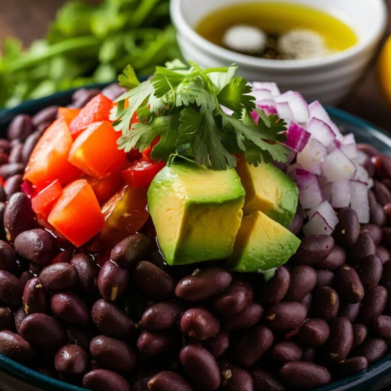 Salada de Feijão Preto com Abacate Vegana e Fit