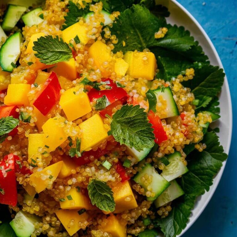 Salada de Quinoa com Manga Vegana e Sem Glúten