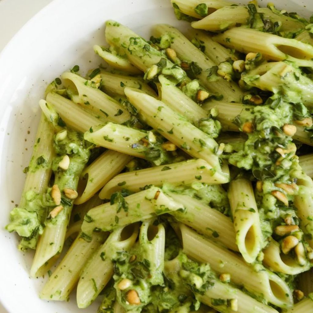 Penne de Abobrinha com Molho de Espinafre e Nozes Vegano