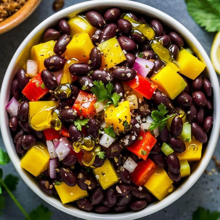 Salada de Feijão Preto com Manga Vegana e Fit