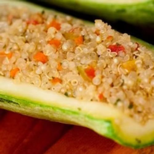 Barquinhas de Abobrinha Recheadas com Quinoa e Tomates Secos