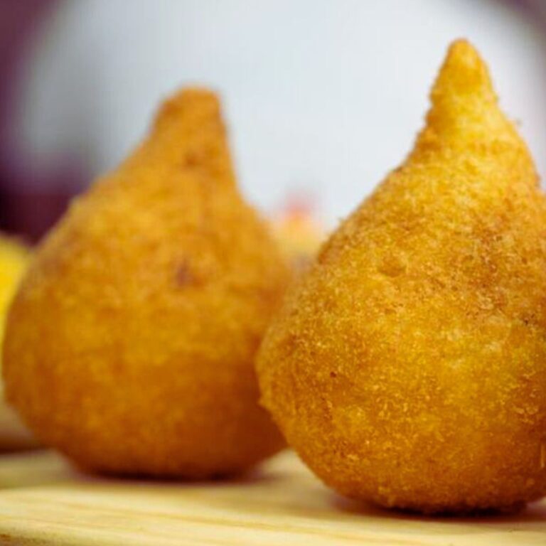 Coxinha de Grão-de-Bico Recheada com Palmito