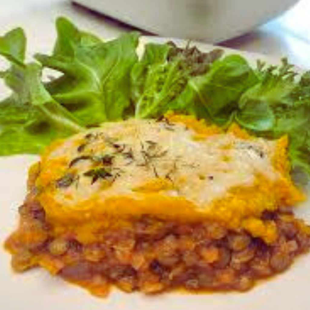 Escondidinho Vegano de Lentilha com Purê de Abóbora