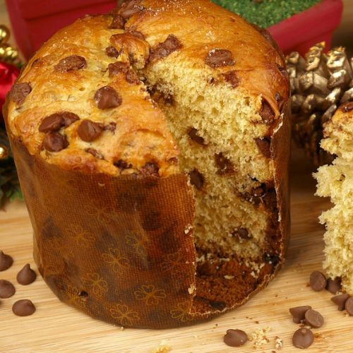 Panetone Vegano com Frutas Secas e Gotas de Chocolate