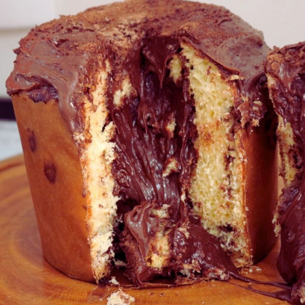 Panetone Vegano com Recheio de Chocolate