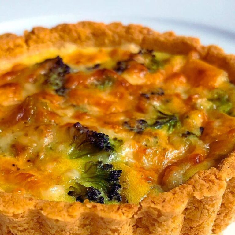 Quiche Vegana de Brócolis e Alho-Poró