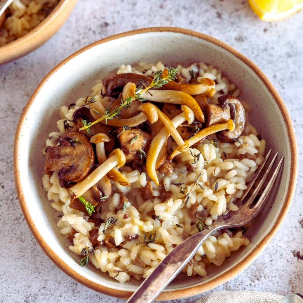 Risoto Vegano de Cogumelos e Vinho Branco