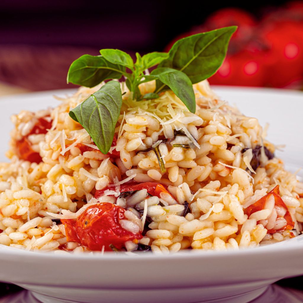 Risoto Vegano de Tomate Seco e Manjericão