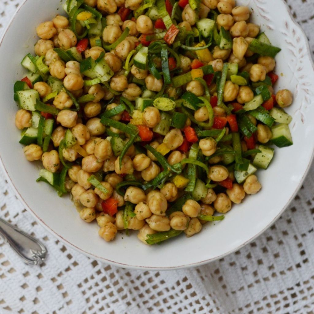 Salada de Grão-de-Bico com Molho de Limão