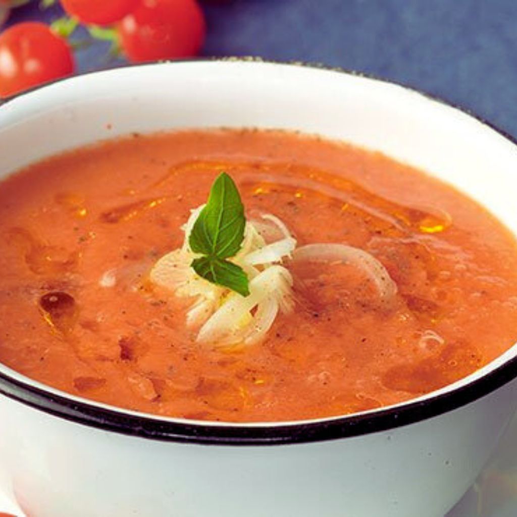 Sopa Fria de Tomate com Manjericão