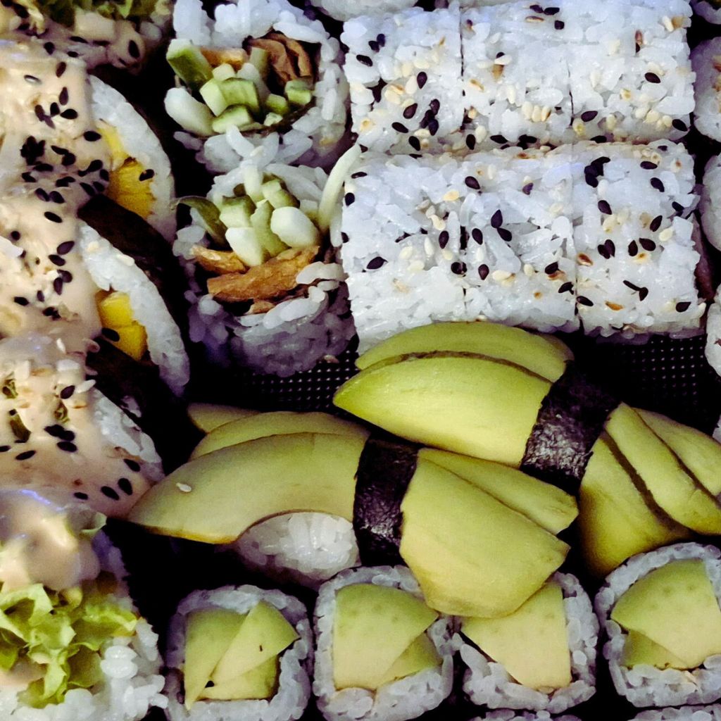 Sushi Vegano com Abacate e Pepino